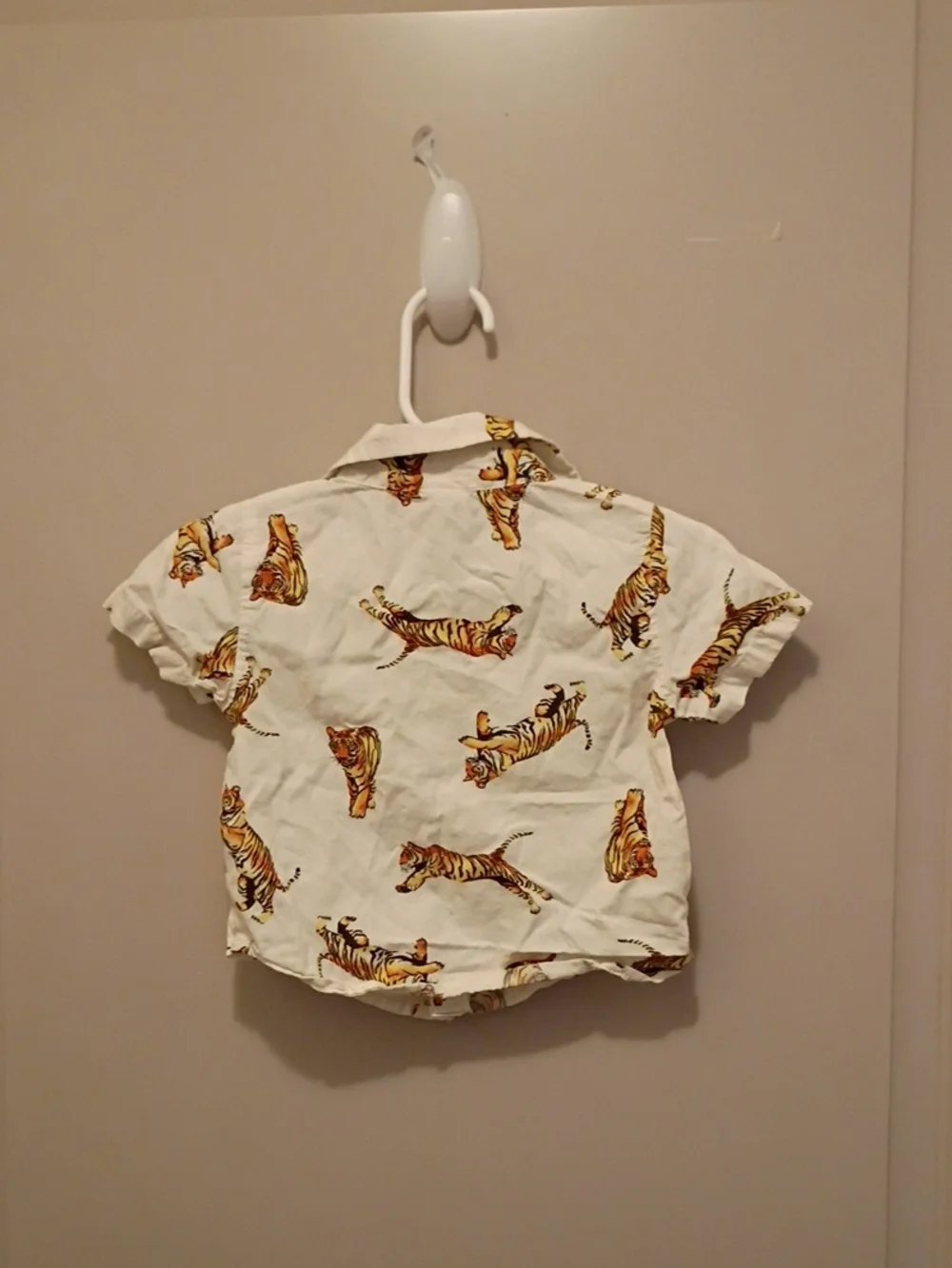 Old Navy White Short-Sleeve Button-Down with Tiger Print Size 3-6Months